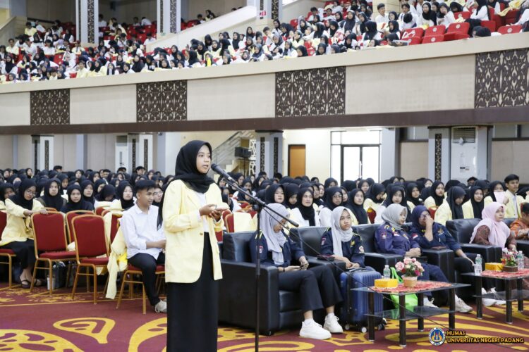 Universitas Negeri Padang (UNP) melalui LPPM menyelenggarakan kegiatan pembekalan bagi 5.051 mahasiswa peserta KKN periode Juli–Desember 2025. IST