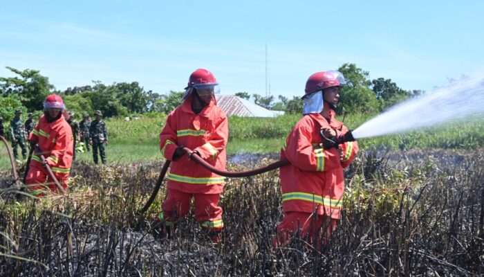 Lanud Sutan Sjahrir Gelar Latihan Pemadaman Kebakaran