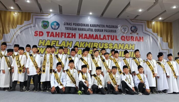 Cetak Generasi Islami, SD Tahfizh Hamalatul Qur’an Wisuda 79 Murid