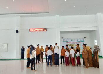 Pemkab Padang Pariaman Salurkan Bantuan Pendidikan untuk 760 Siswa