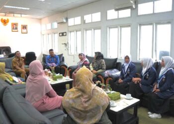 Diwawancarai Majalah Gonjong SMKN 1, Wawako Allex Bagikan Rahasia Sukses Berbisnis