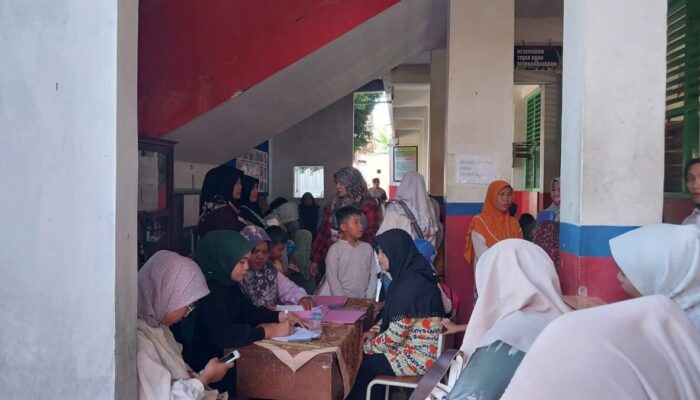 Hari Pertama Pendaftaran SPMB SD di Padang, Wali Murid Antusias