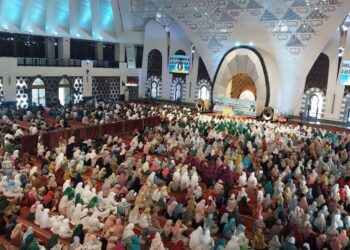 Masjid Raya Sumbar Dipenuhi Jemaah, Warga Padang Antusias Sambut Tahun Baru Islam