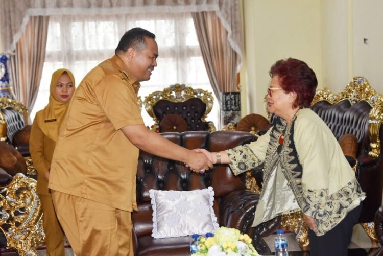 Wali Kota Pariaman, Yota Balad, menerima kunjungan Tim Verifikasi dari Kementerian Kebudayaan (Kemenbud) untuk verifikasi pengusulan Warisan Budaya Tak benda Indonesia (WBTbI) 2025, Senin (16/6). IST