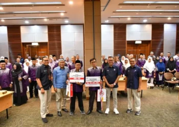 PT Semen Padang Lepas 48 Calon Jemaah Haji Karyawan dan Pensiunan