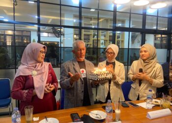 Bos Money Changer PT Equator Valutamas Ulang Tahun ke-69, Ajak Seluruh Karyawan Makan Bersama