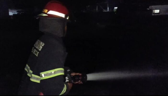 Kebakaran Lahan di Piai Tangah Padang, Empat Rumah Hampir Terdampak