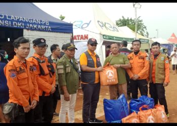 BNPB Salurkan Dukungan Bantuan Logistik Bagi Korban Kebakaran Pemukiman Kapuk Muara