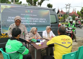 Sambut HUT Bhayangkara ke-79, Polda Sumbar Gelar Pemeriksaan Kesehatan Gratis untuk Pengemudi Ojek Online