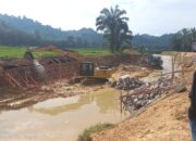 Warga Taratak Tinggi Sambut Proyek Normalisasi Sungai Batang Timpeh