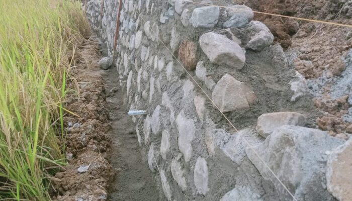 Dana Desa Dorong Kemajuan Pertanian, Jalan Usaha Tani Sibusuak–Balai Birugo Mulai Dibangun