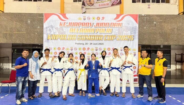 Polres Pasaman Juara Umum Kejuaraan Judo dan Bela Diri Polri Kapolda Sumbar Cup 2025