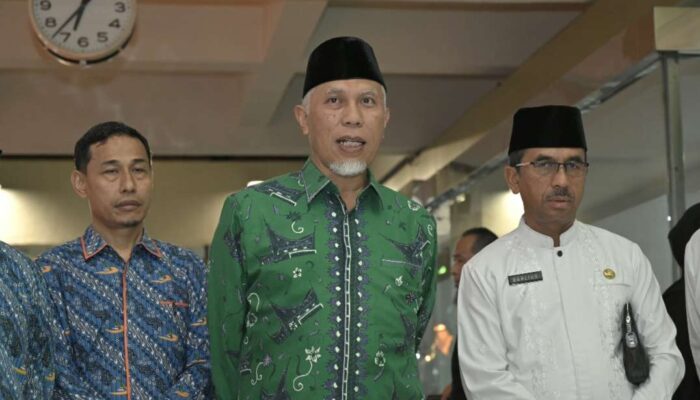 Sumbar Raih Penghargaan Nasional Sebagai Provinsi dengan Residu Data Pendidikan Terendah