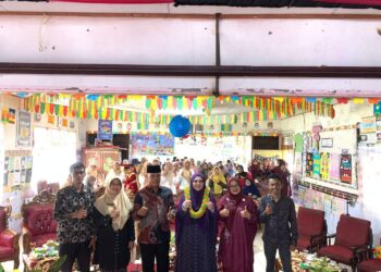 Nevi Zuairina Hadiri Pelepasan Siswa SD di Agam