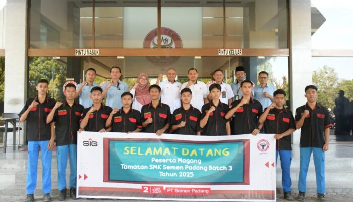 10 Alumni SMK Semen Padang Ikuti Magang Bersertifikat di PT Semen Padang