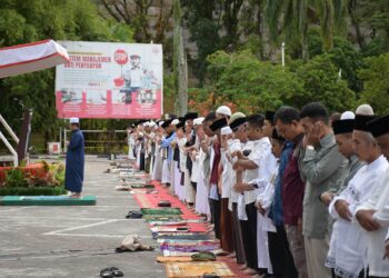 Salat Idul Adha di PT Semen Padang, Khatib Ajak Jamaah Teladani Nabi Ibrahim