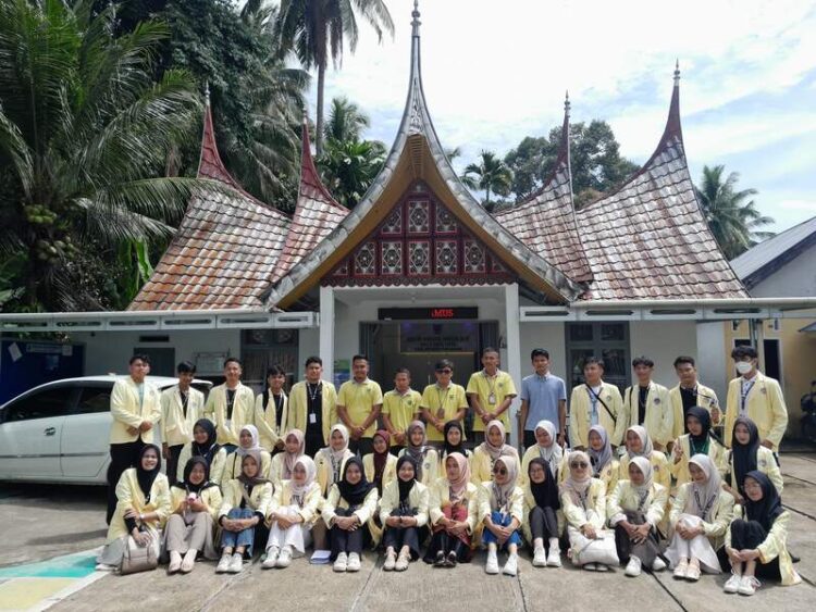 Mahasiswa KKN