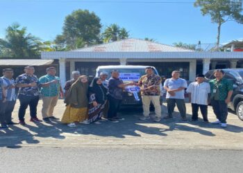 BRI Simpang Empat Antar Hadiah Mobil ke Rumah Nasabah