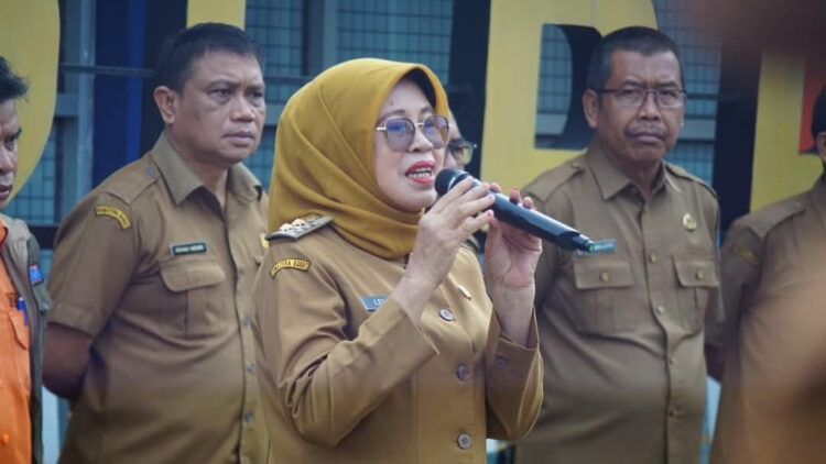 Wakil Bupati Dharmasraya, Leli Arni, mengungkapkan fakta mengejutkan terkait maraknya praktik rentenir berkedok koperasi simpan pinjam di wilayahnya. IST