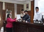 Gelar Paripurna Tiga Hari Berturut, DPRD dan Pemko Bukittinggi Hantarkan Tiga Ranperda