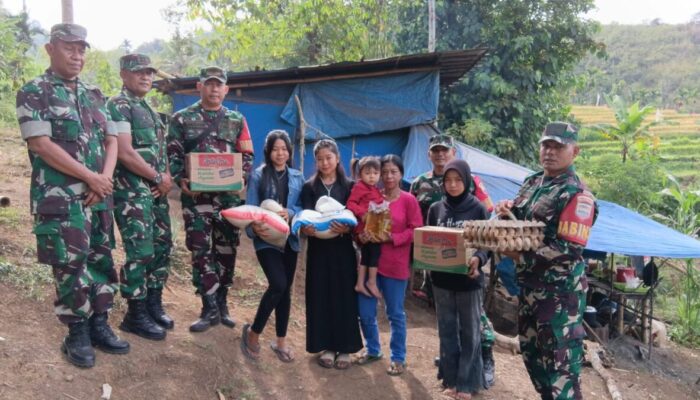 Masih Ada Warga Tinggal di Gubuk Reot, Koramil Harau Datang Membantu