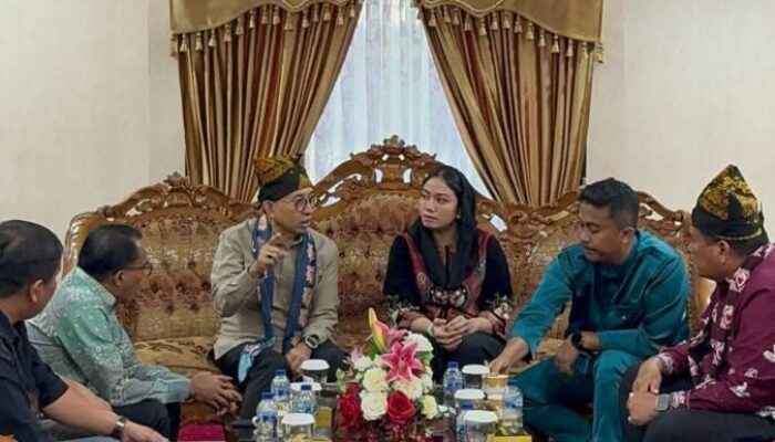 Bertemu Fadli Zon, Bupati Annisa Usulkan  Candi Pulau Sawah Ditetapkan sebagai Cagar Budaya Nasional