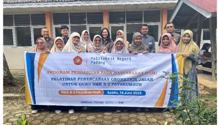 Dosen PNP Beri Pelatihan Perencanaan Geometrik Jalan untuk Guru di SMKN 2 Payakumbuh