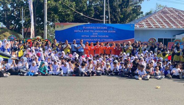 Peringati HUT ke-37 Yasarini, Ratusan Siswa Ikuti Senam Massal di Lanud Sutan Sjahrir