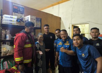 Cincin 5 Emas Jatuh ke Westafel, Damkar Padang Lakukan Evakuasi Hingga Dini Hari