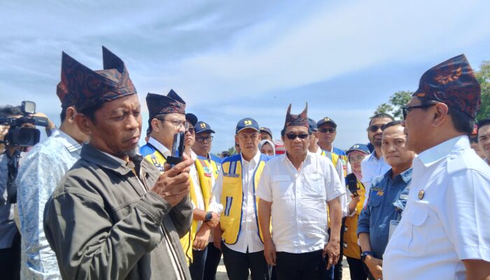 Anggota Komisi V DPR-RI Tinjau Kondisi Jembatan Ambruk di Sikabu Lubuk Alung