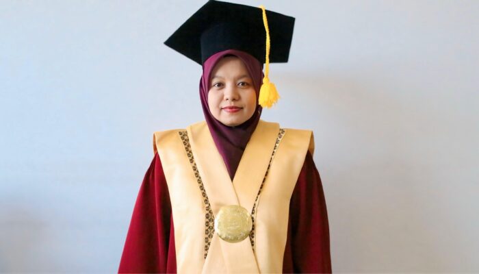 Prof. Dr. Elfia, M.Ag, Guru Besar yang Tak Pernah Berhenti Belajar