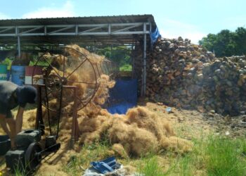 Sabut Kelapa Jadi Ladang Usaha di Pariaman