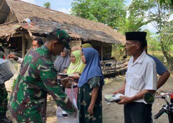 Kodim 0308/Pariaman Berbagi Makanan Bergizi Siap Saji untuk Masyarakat Kurang Mampu