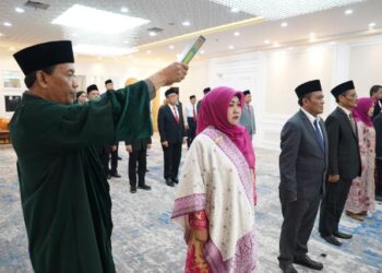 Menteri Agama RI Lantik Prof. Dr. Hj. Martin Kustati, M.Pd sebagai Rektor UIN Imam Bonjol Padang Periode 2025-2029