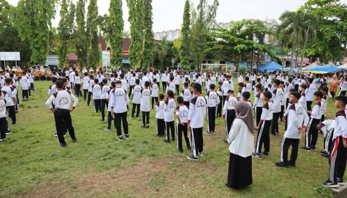 Meriahkan HAN 2025, Kota Pariaman Gelar Senam Massal di Sekolah