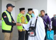 Kloter 12 Tiba di Padang, Pemerintah Payakumbuh Antarkan Koper Jemaah Hingga Depan Pintu