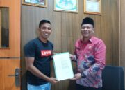 Putra Tanjung Resmi Jabat Kepala Jorong Padang Ambacang, SK Diserahkan Wali Nagari