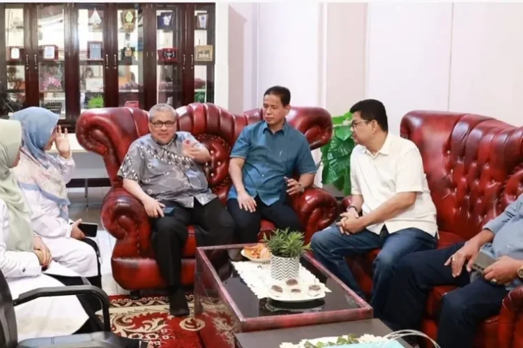 Kunjungan kerja Ketua DprD sumbar, Muhidi  bersama Badan Anggaran (Banggar) DPRD Sumbar ke Dinas Pendidikan Wilayah I Sumatera Barat di Kota Bukittinggi, Rabu (2/7) . IST