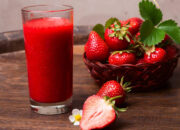 Segelas Jus Stroberi, Enam Manfaat Sehat untuk Tubuh dan Kulit