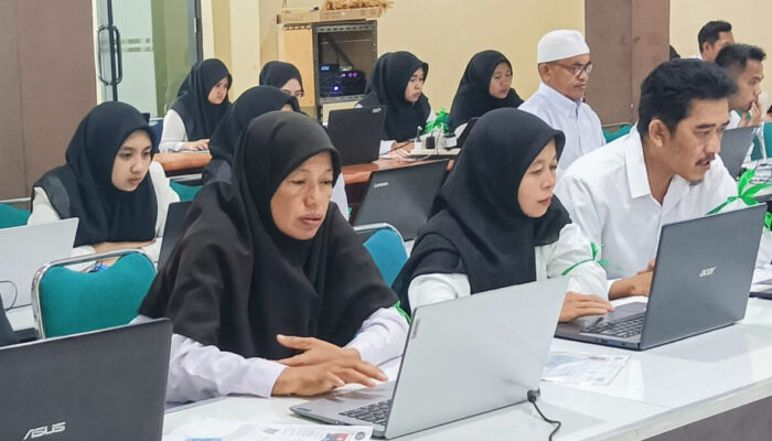 Puluhan Ribu Guru Kemenag Kejar Kesempatan Dapatkan Sertifikasi