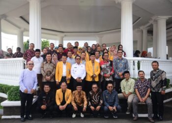 Bupati John Kenedy Azis Resmikan Pengabdian UNP di Padang Pariaman