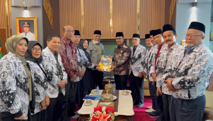 Organisasi PGRI dan Pemprov Sumbar Jalin Sinergi Menyikapi Tantangan Dunia Pendidikan