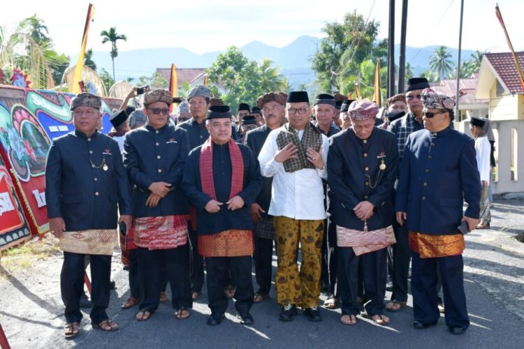 Bupati Agam, Benni Warlis menghadiri acara adat batagak pangulu malewakan gala kaum Caniago. IST