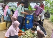 UNP Latih Petani Srikandi Kamang Baru Olah Limbah Rumah Tangga Jadi Pupuk Organik Cair