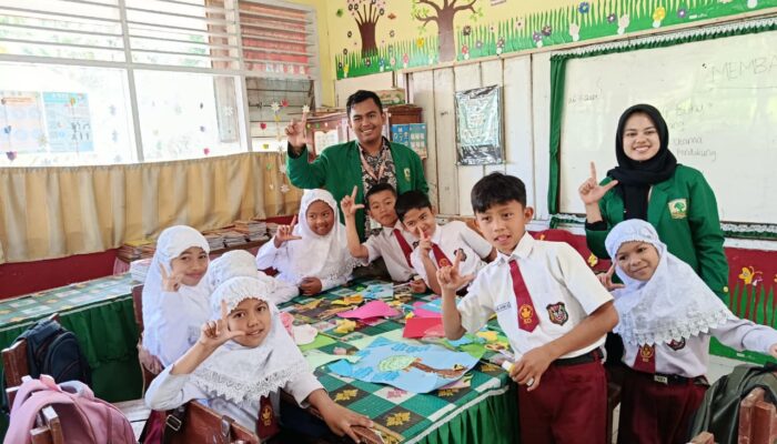Mahasiswa UNAND Tingkatkan	 Literasi Anak-Anak di Jorong Tabek