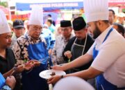 Fadly Amran Ajak Rombongan DMDI Lihat Proses Pembuatan Rendang