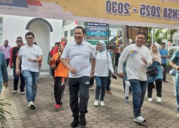 Wagub Lemhannas RI Olah Raga Bersama Ratusan Alumni SMPN 1 Padang