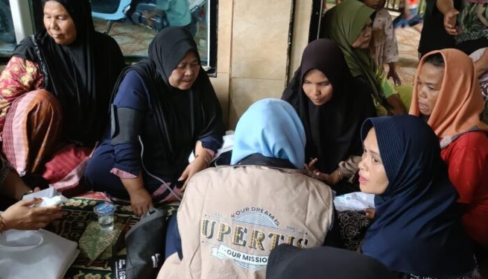 Dosen Farmasi Universitas Perintis Indonesia Penyuluhan Kesehatan di Desa Lambuang Bukit