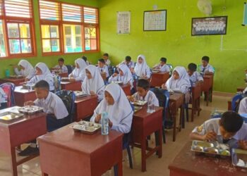 ‎Dari Telur, Sayur hingga Susu: 4.602 Pelajar di Solsel Nikmati Program Makan Bergizi Gratis