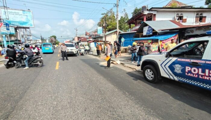 Kurang Hati-Hati, Seorang Pengendara Motor Tewas Dilindas Truk